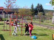 Čarodějnické odpoledne s rodiči na školní zahradě